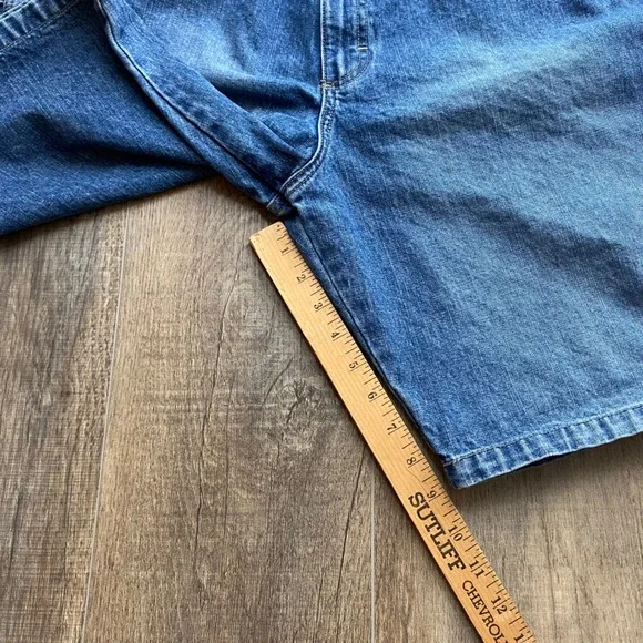 Wrangler Men's Blue Denim Cargo‎ Shorts Loose Fit Relaxed Straight Leg Size 36 - Picture 7 of 7